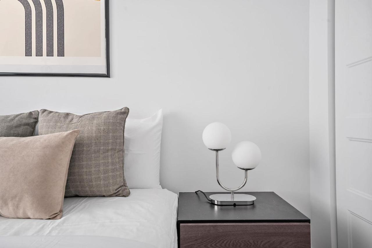 Brand New Contemporary 2-Bedroom Apartment 蒙特利尔 外观 照片
